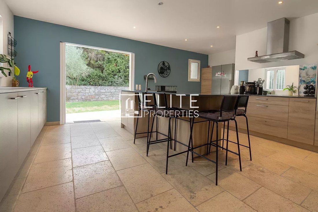 Villa in Grasse, Provence-Alpes-Côte d'Azur, France 4 - 17726879
