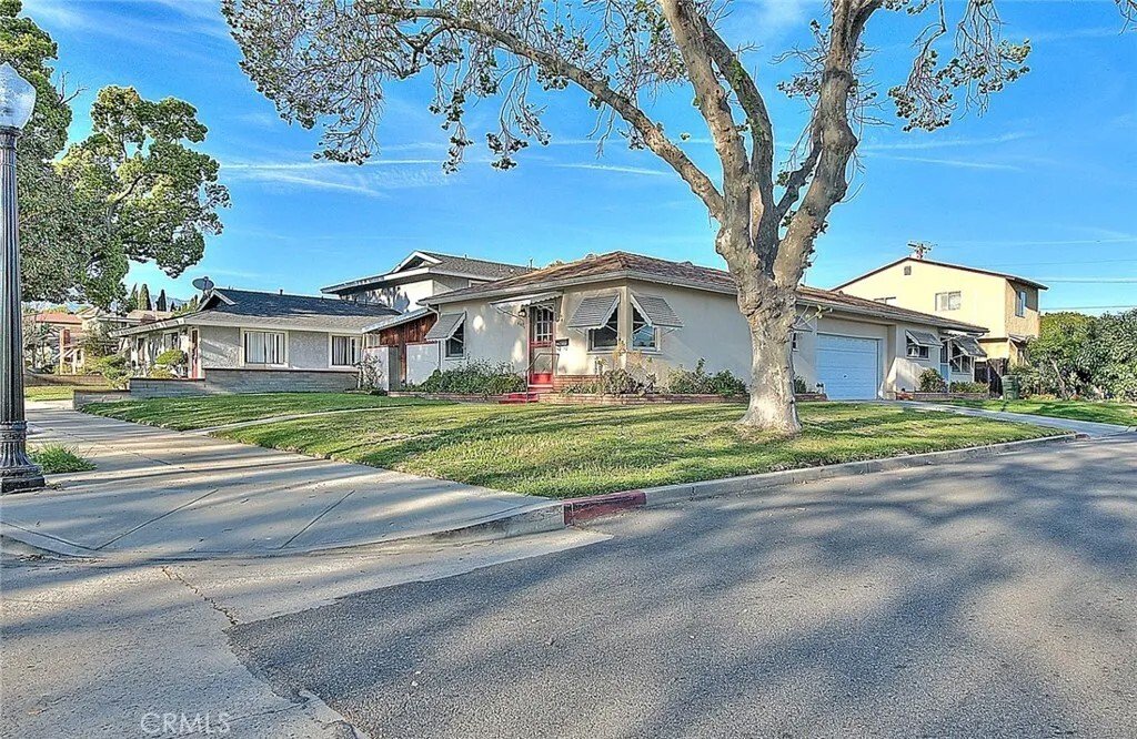 Temple City, California, United States 2 - 17461896