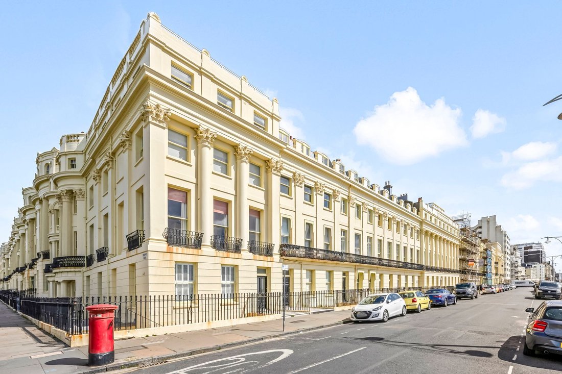Apartment in Kingsway, Hove, England 1 - 17727991