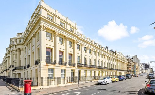 Apartment in Kingsway, Hove, England 1