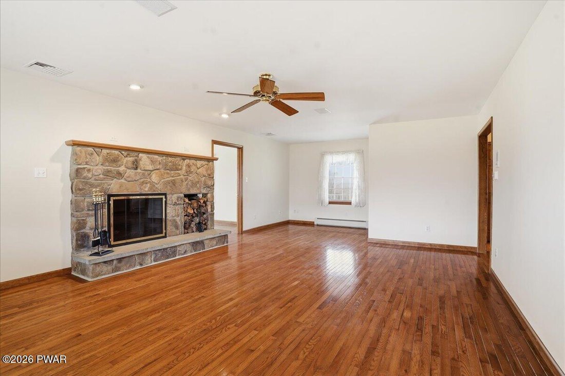 House in Lake Ariel, Pennsylvania, United States 5 - 17728445