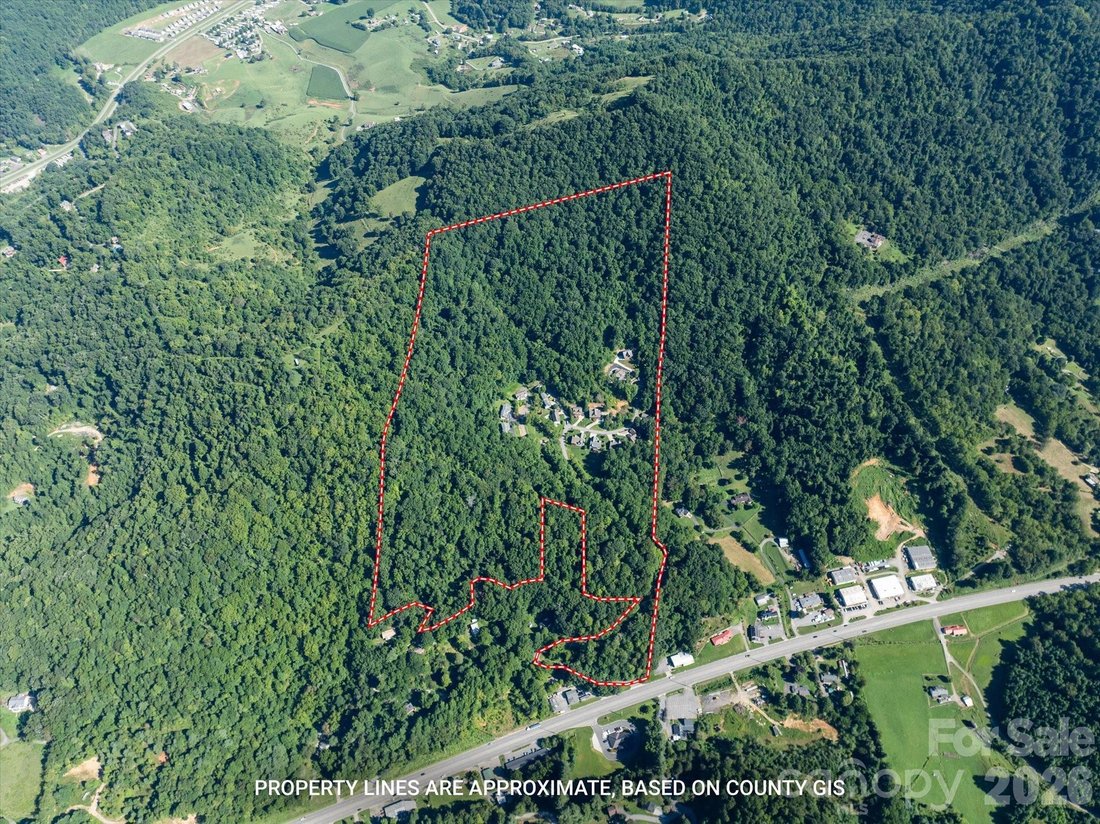 Land in Maggie Valley, North Carolina, United States 2 - 16127321