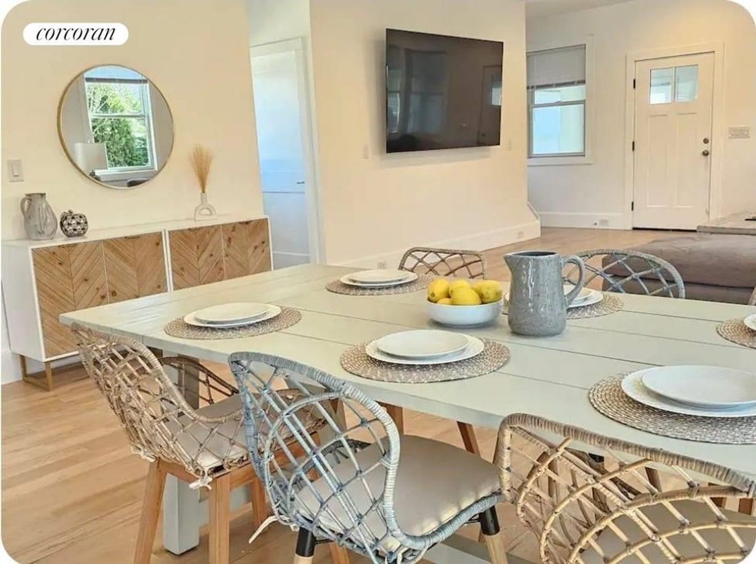 House in Center Moriches, New York, United States 3 - 17051124