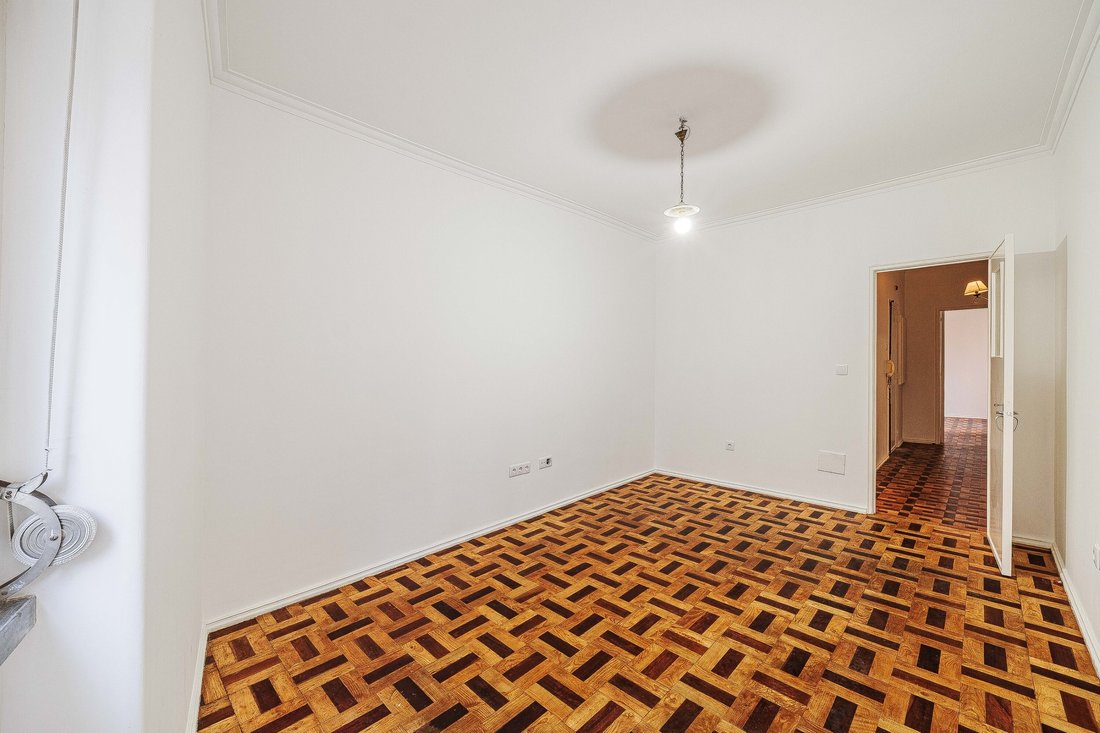 Apartment in Venteira, Lisbon, Portugal 5 - 17730898