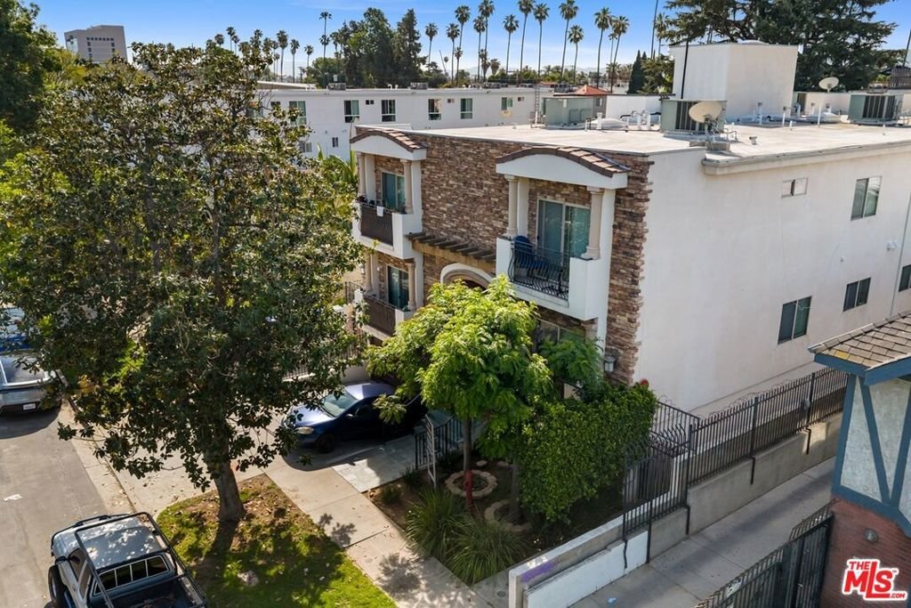 Los Angeles, California, United States 4 - 17729298
