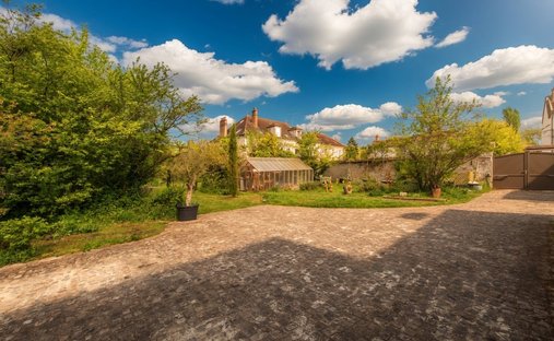 House in Moret-Loing-et-Orvanne, Ile-de-France, France 1