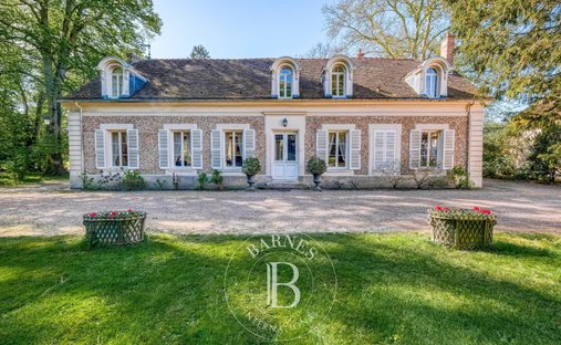 Estate in Nangis, Ile-de-France, France 1