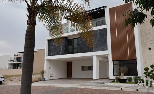 House in Tlaxcalancingo, Puebla, Mexico 1