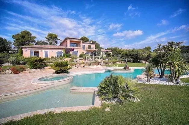 Estate in Mougins, Provence-Alpes-Côte d'Azur, France 1 - 17727677