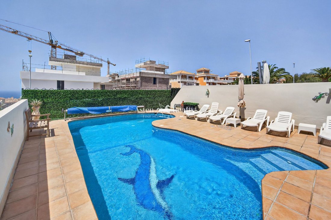 Villa in Los Cristianos, Canary Islands, Spain 3 - 17520448