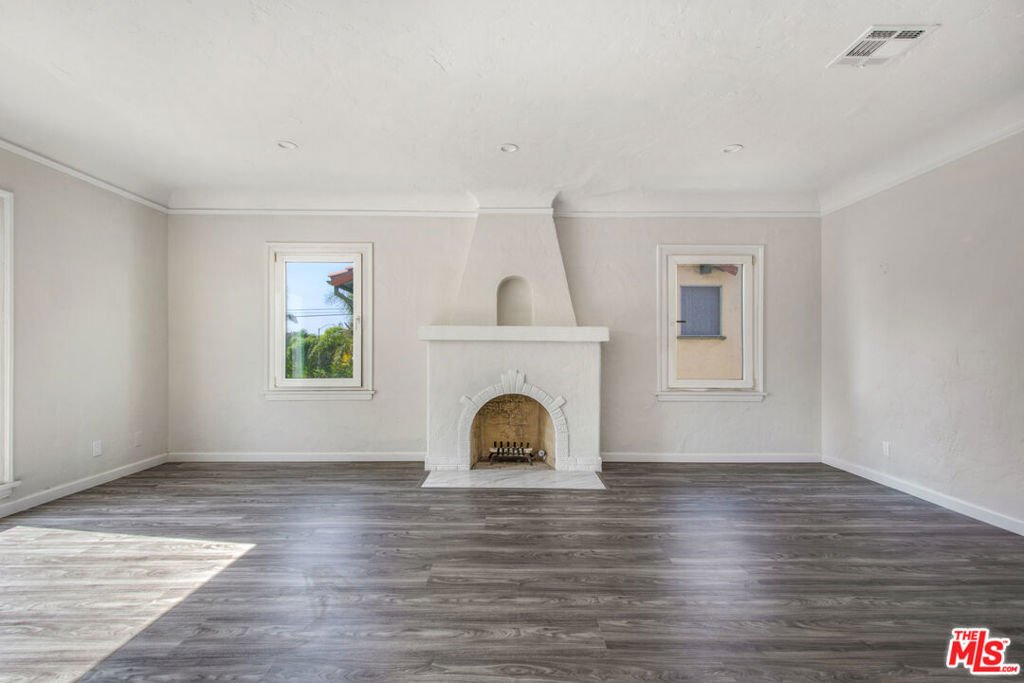 Los Angeles, California, United States 4 - 17729294