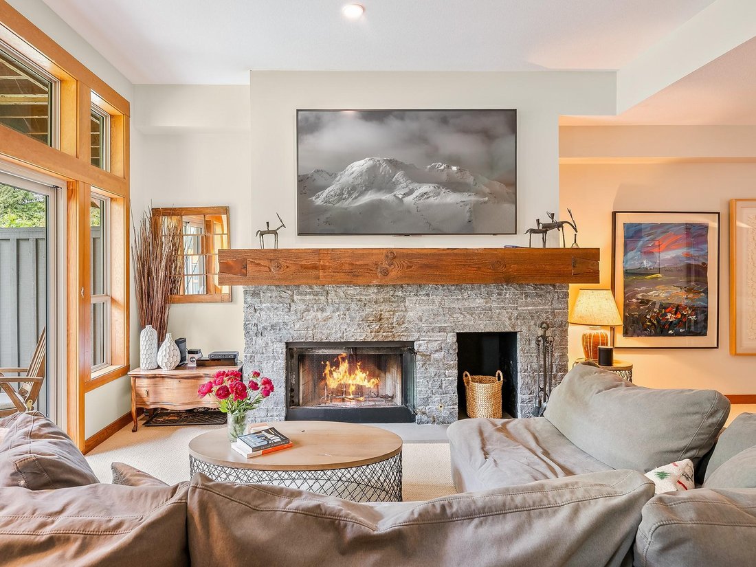 House in Whistler, British Columbia, Canada 2 - 17732057