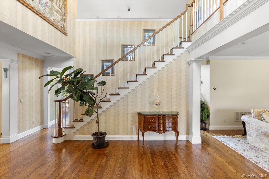 Manhasset, New York, United States 2 - 17728747