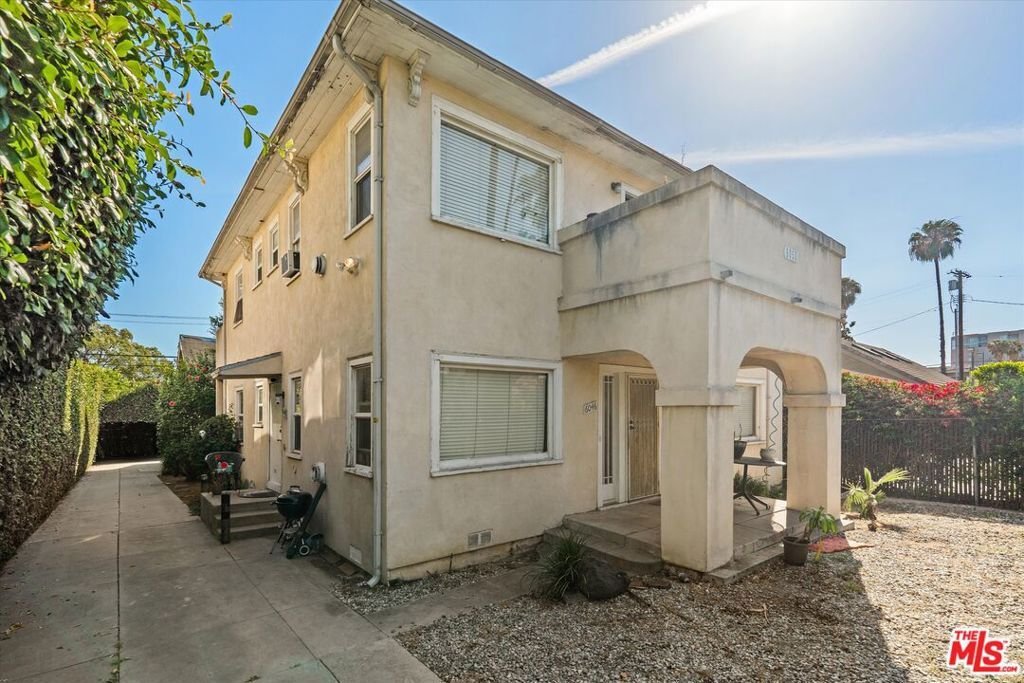 Los Angeles, California, United States 2 - 17729279