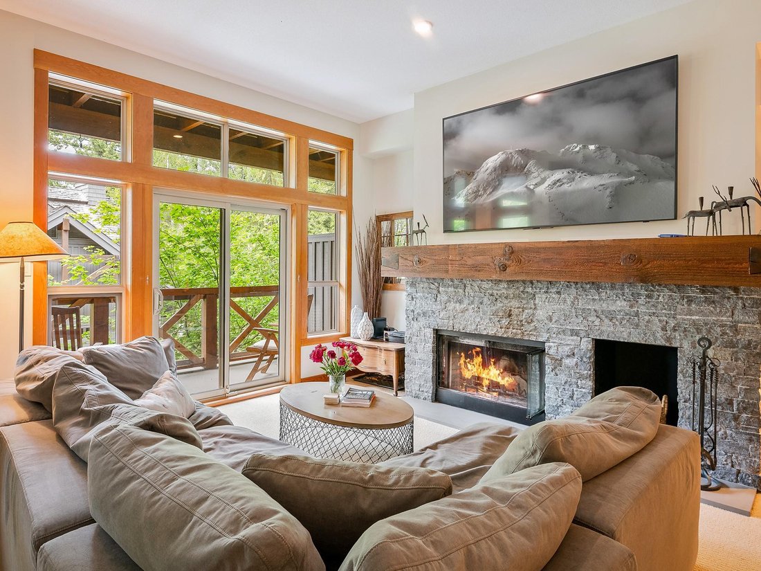 House in Whistler, British Columbia, Canada 1 - 17732057