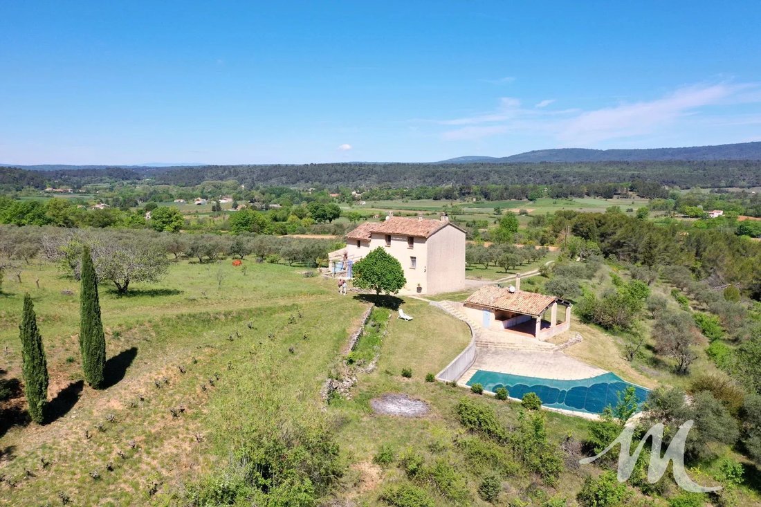 Estate in Pontevès, Provence-Alpes-Côte d'Azur, France 1 - 16482323
