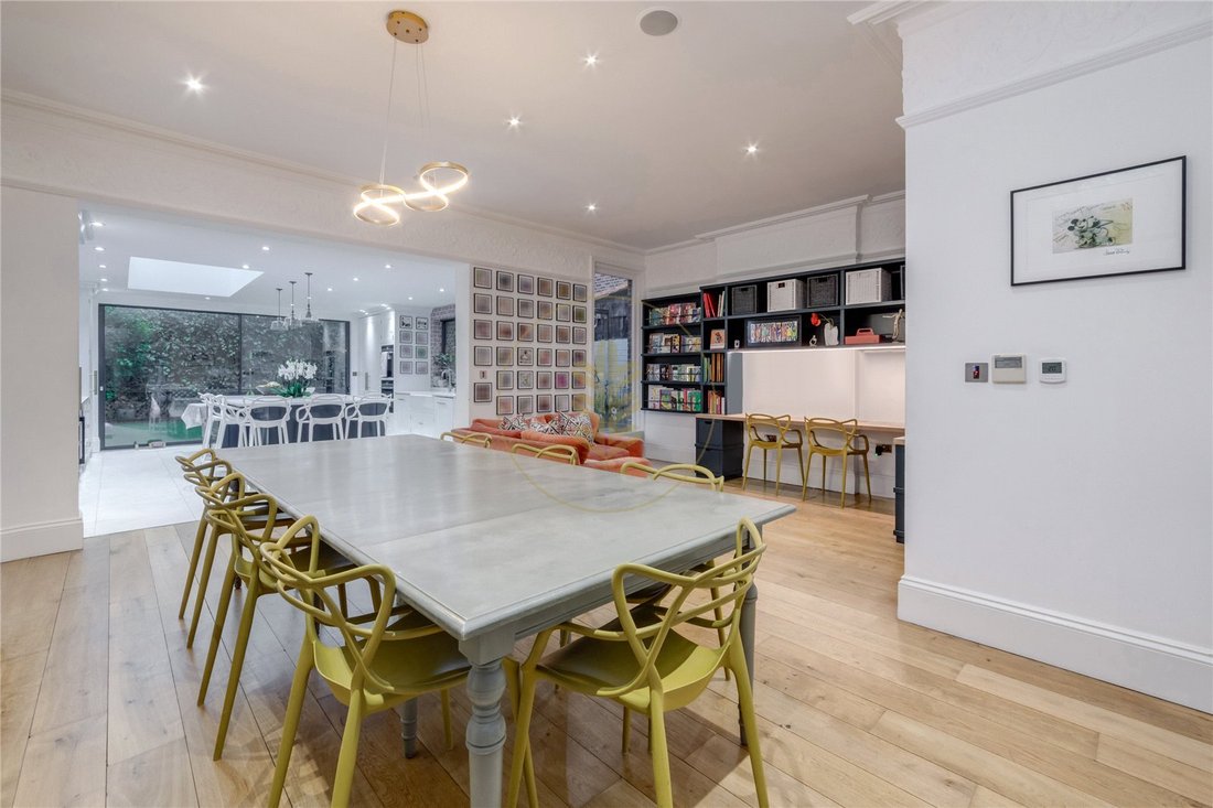 House in West Hampstead, Camden, England 3 - 17729383