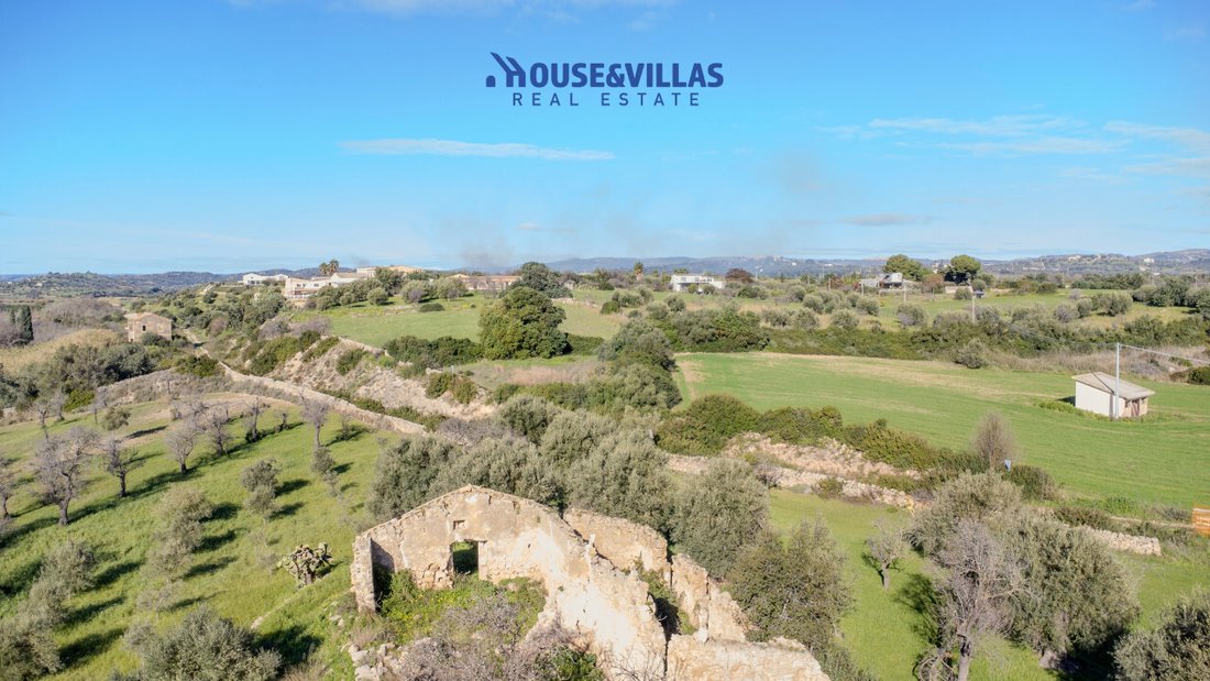 Villa in Noto, Sicily, Italy 2 - 17728402