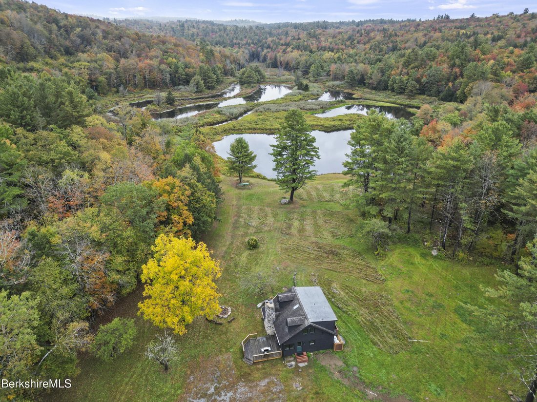House in Becket, Massachusetts, United States 4 - 17732079