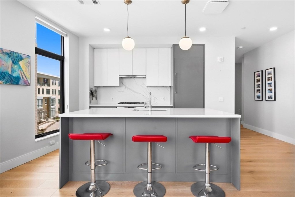 Condo in Boston, Massachusetts, United States 1 - 17727885