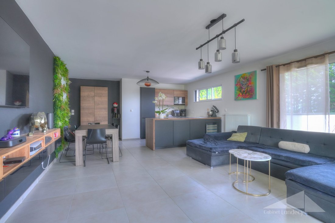 Apartment in Divonne-les-Bains, Auvergne-Rhône-Alpes, France 5 - 17732349