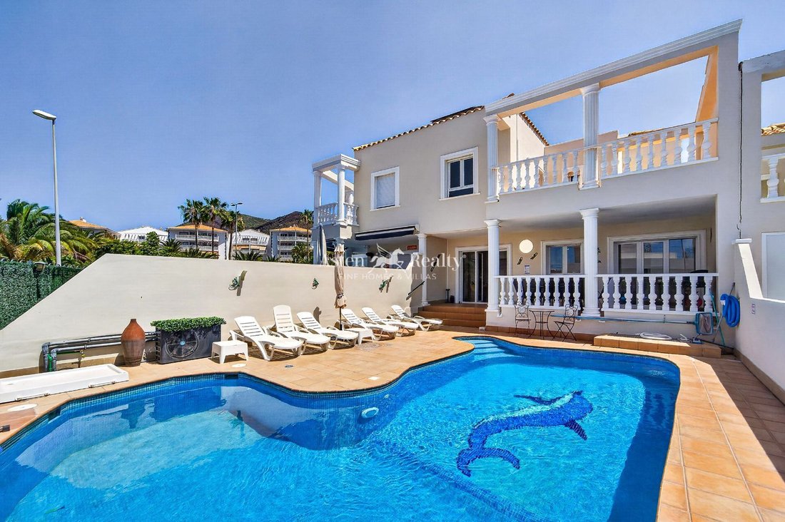 Villa in Los Cristianos, Canary Islands, Spain 1 - 17520448