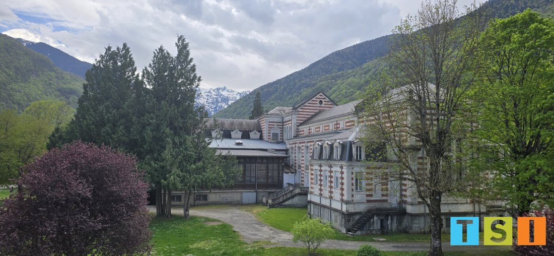 House in Bagnères-de-Luchon, Occitania, France 4 - 17730399