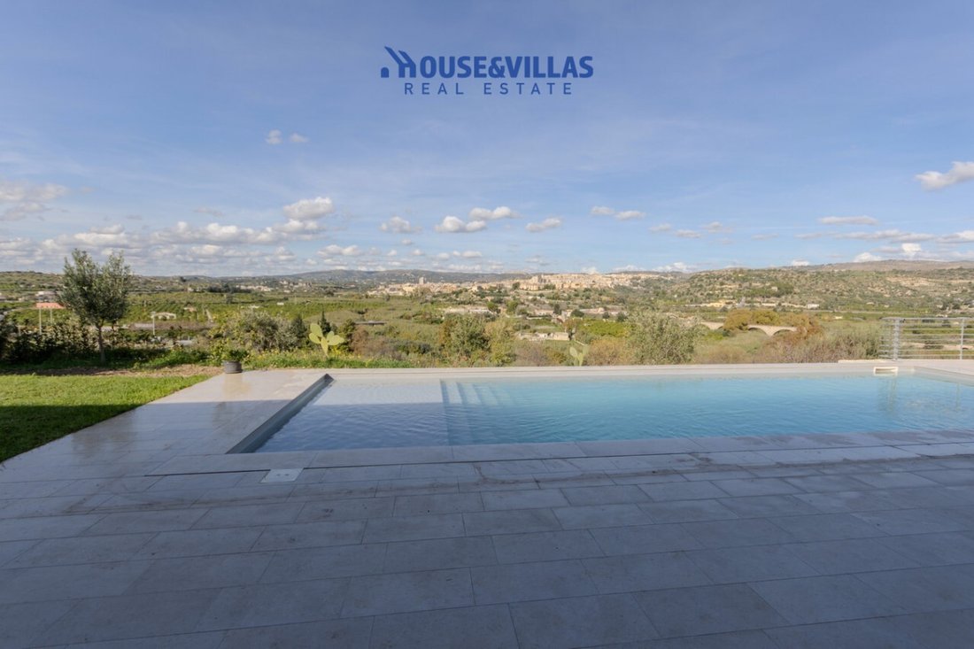 Villa in Center, Noto, Sicily 4 - 17728362