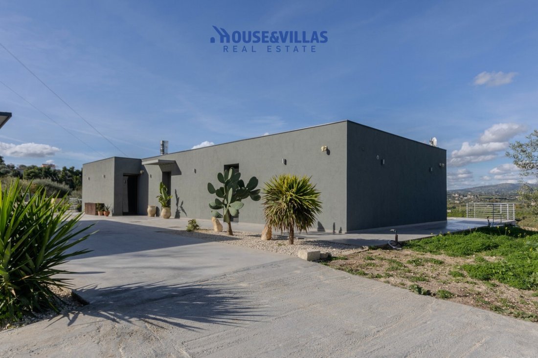 Villa in Center, Noto, Sicily 1 - 17728362