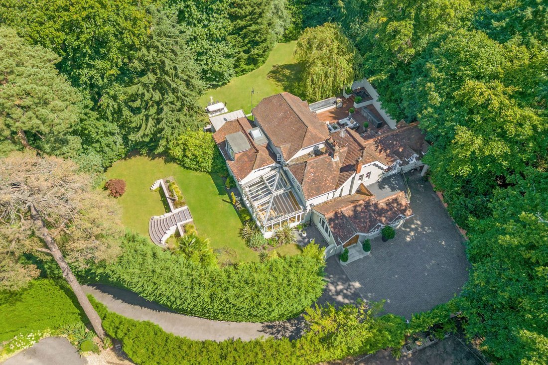 House in Sunninghill, England 1 - 17729395