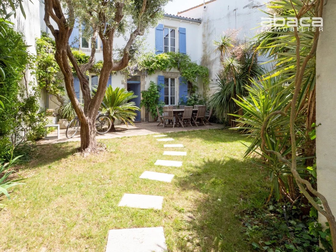 House in Sainte-Marie-de-Ré, Nouvelle-Aquitaine, France 2 - 17548532