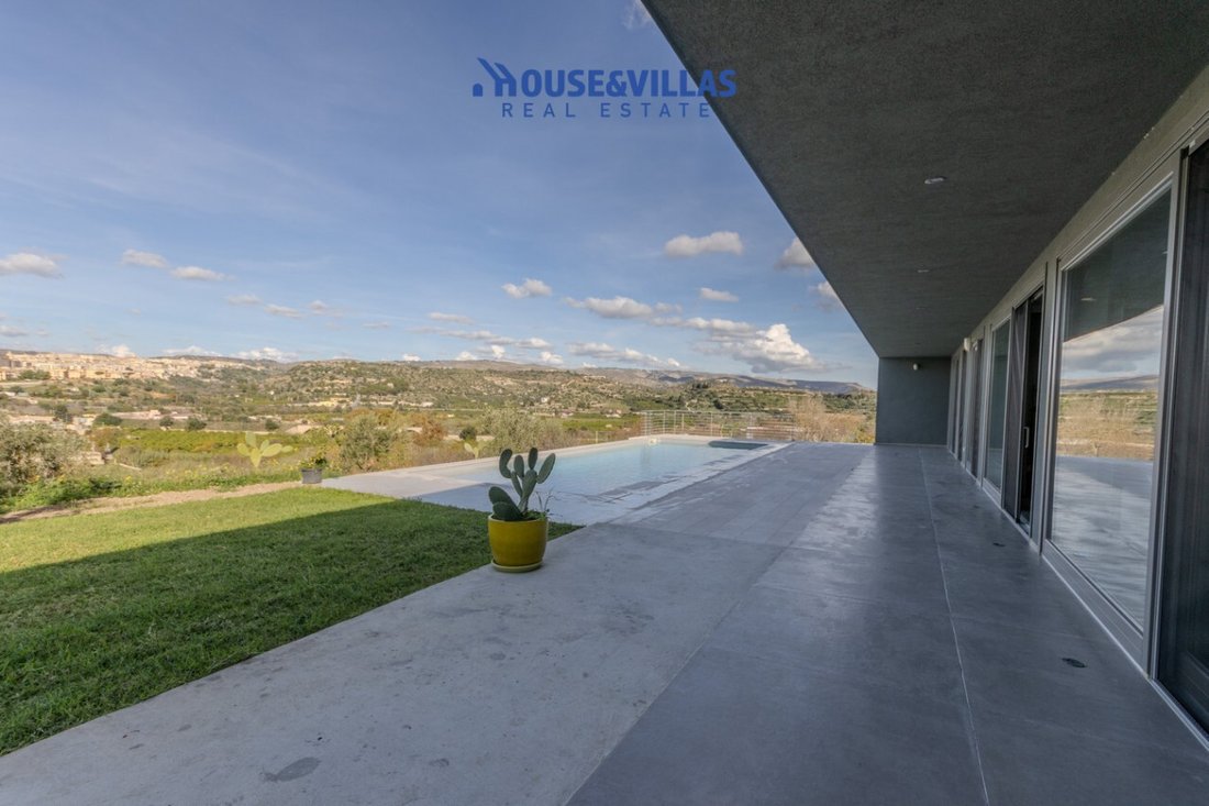 Villa in Center, Noto, Sicily 2 - 17728362