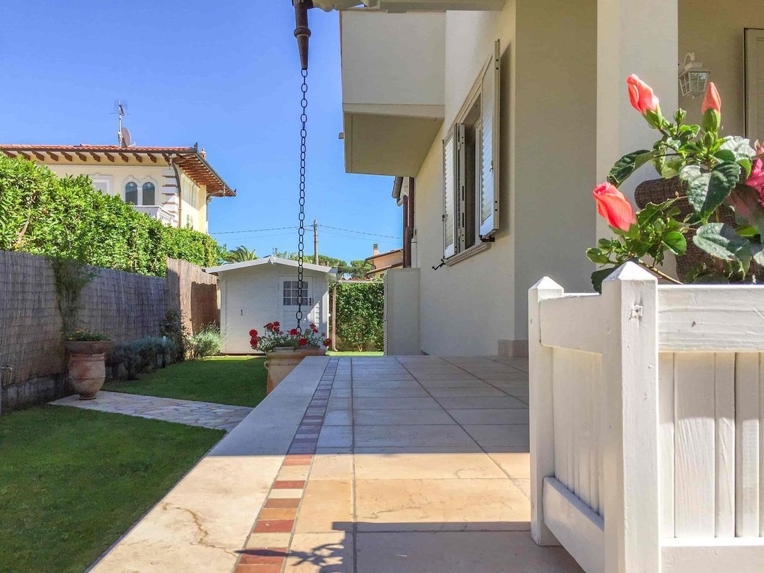 House in Tonfano, Pietrasanta, Italy 3 - 17729361