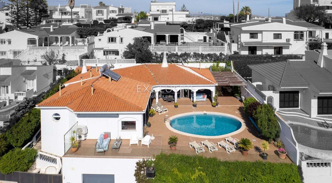 Villa in Olhos de Agua, Algarve, Portugal 1 - 13984983