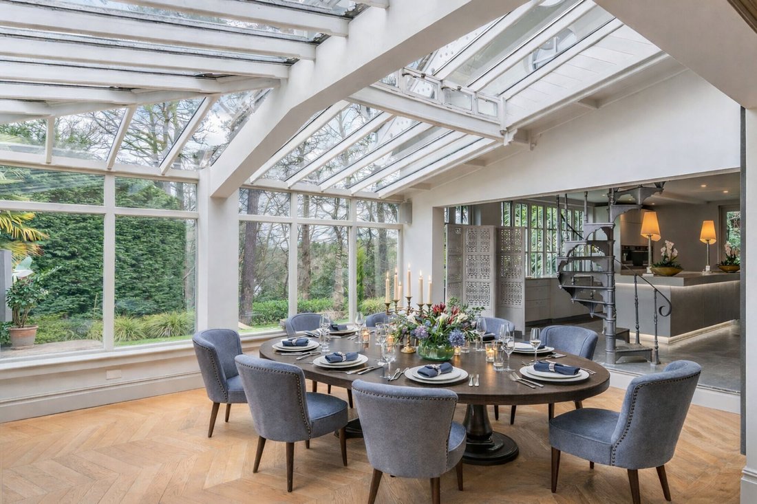 House in Sunninghill, England 4 - 17729395