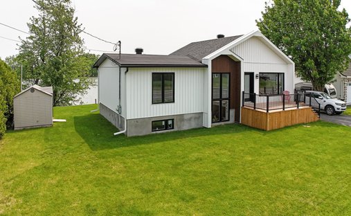 House in Saint-Marc-sur-Richelieu, Quebec, Canada 1