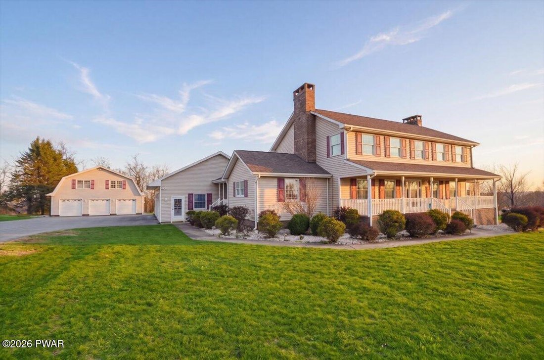 House in Lake Ariel, Pennsylvania, United States 1 - 17728445