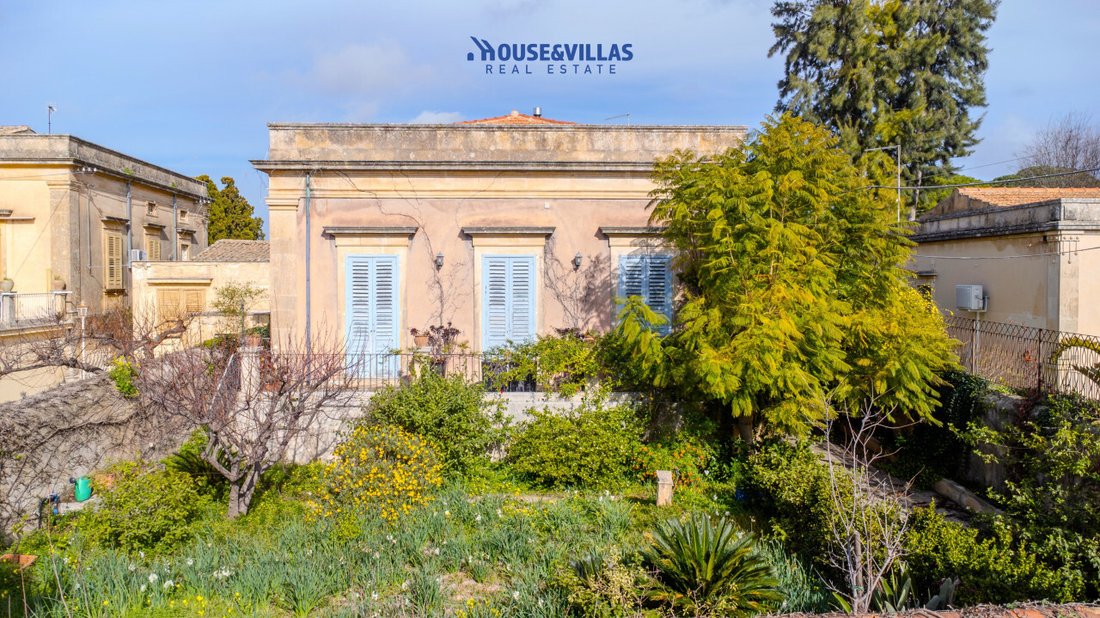 Villa in San Corrado di Fuori, Sicily, Italy 2 - 17728413
