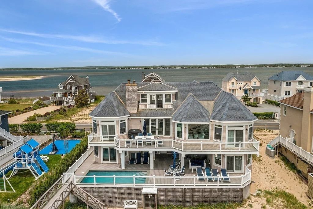 West Hampton Dunes, New York, United States 1 - 17727731
