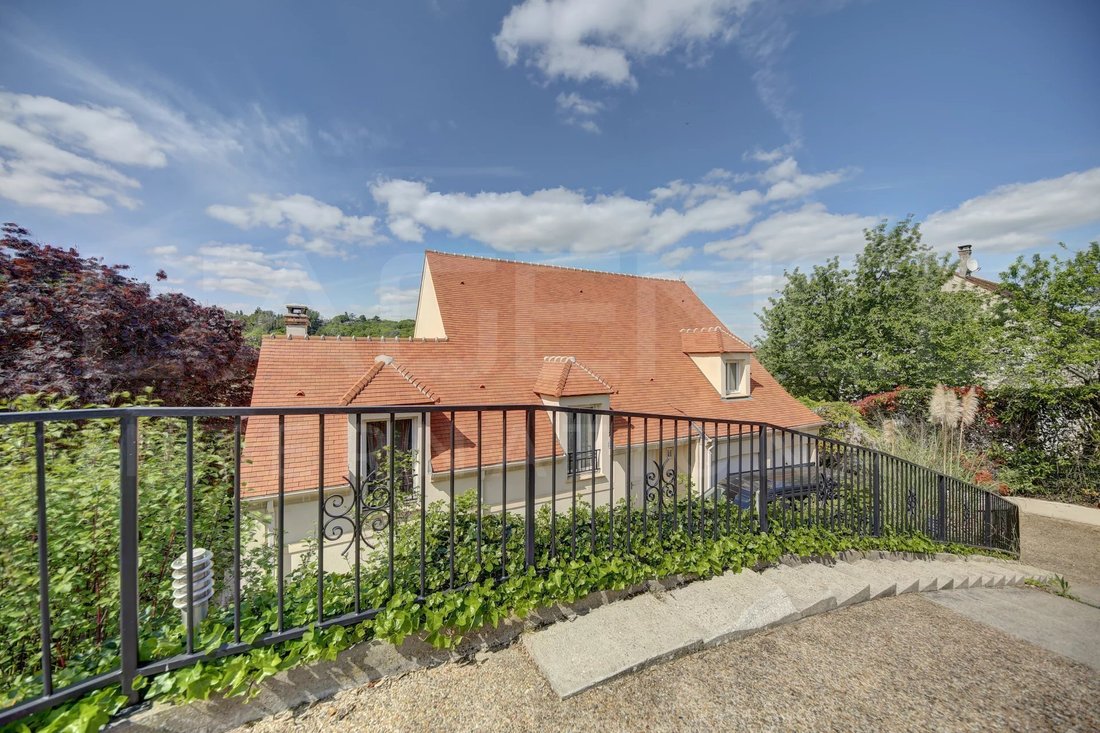 House in Marly-le-Roi, Ile-de-France, France 2 - 17726690