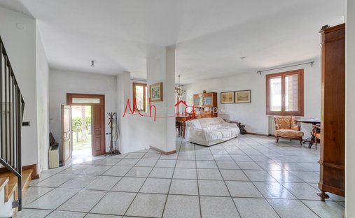 House in Sacra Famiglia, Padua, Italy 1