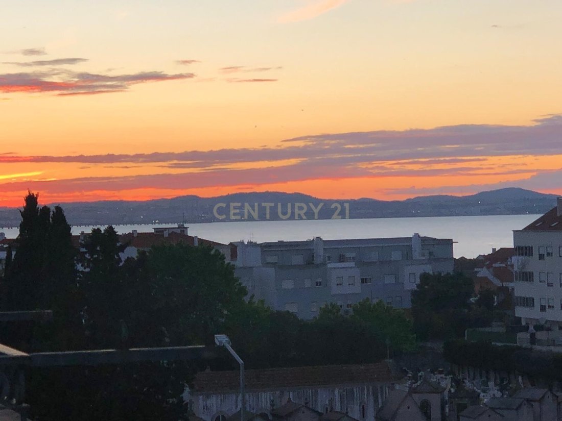 Apartment in Alcochete, Setubal, Portugal 1 - 17454902