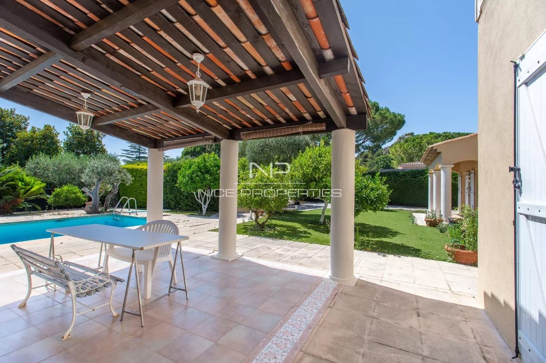 Villa in Villefranche-sur-Mer, Provence-Alpes-Côte d'Azur, France 1 - 17727860
