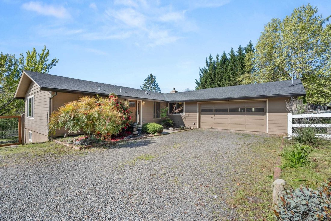 House in Medford, Oregon, United States 2 - 17728373