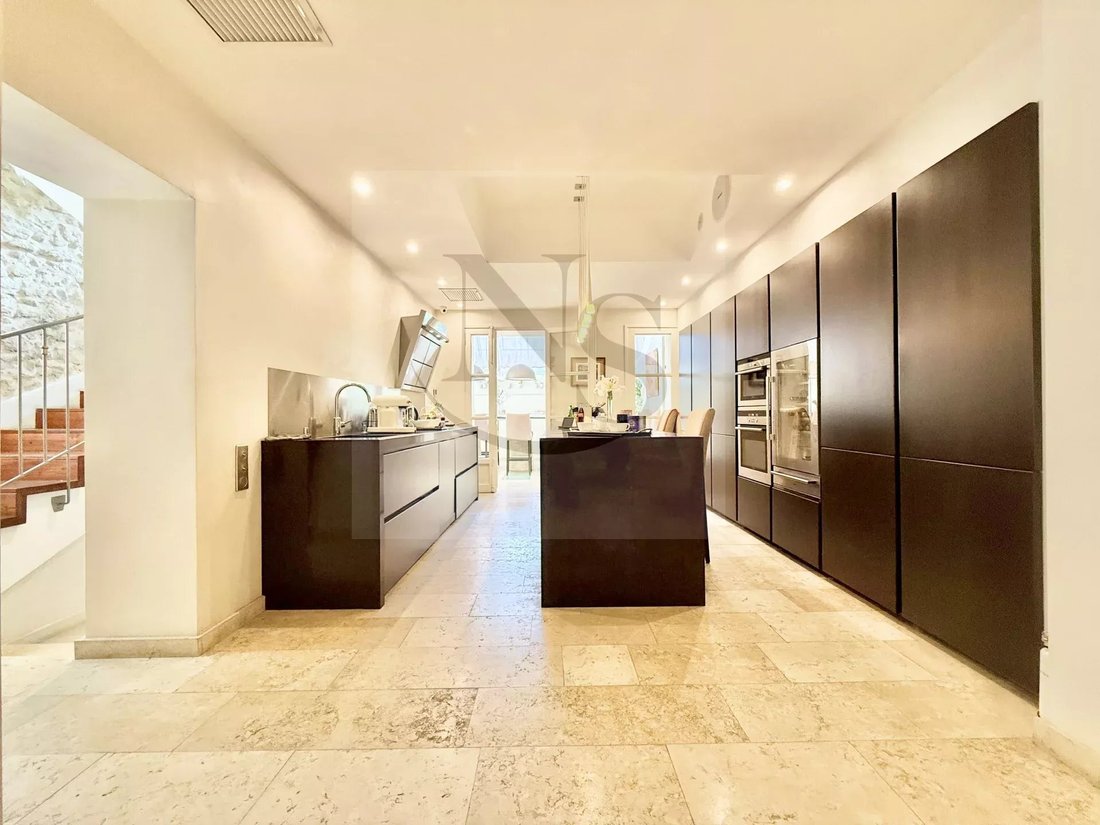 Estate in Comtale-Cente-Cours Mirabeau, Aix-en-Provence, France 5 - 17727987