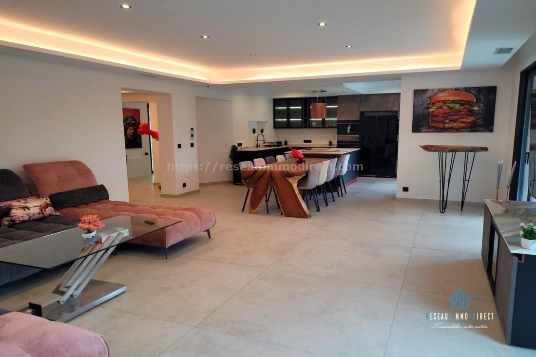 Villa in Nord, Roquefort-les-Pins, France 3 - 17726556