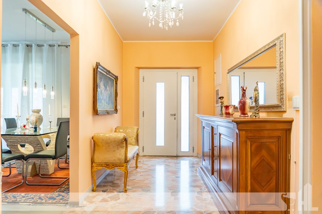 House in Center, Belluno, Veneto 4 - 17726849