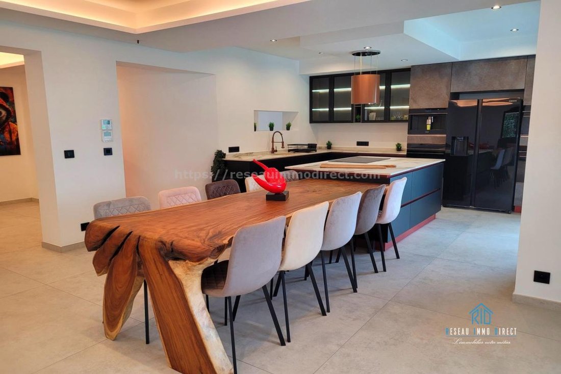 Villa in Nord, Roquefort-les-Pins, France 4 - 17726556