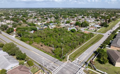 Land in Melbourne, Florida, United States 1