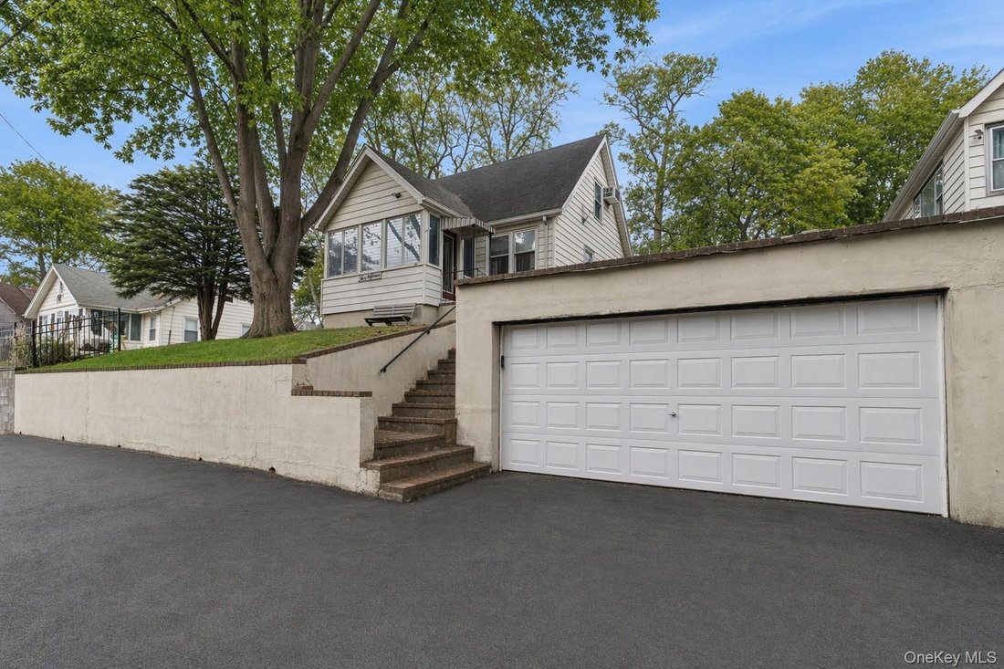 House in Rocky Point, New York, United States 1 - 17727716